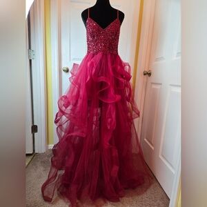 Elegant Red Tulle Layered Maxi Dress w/ Satin Gloves for Prom